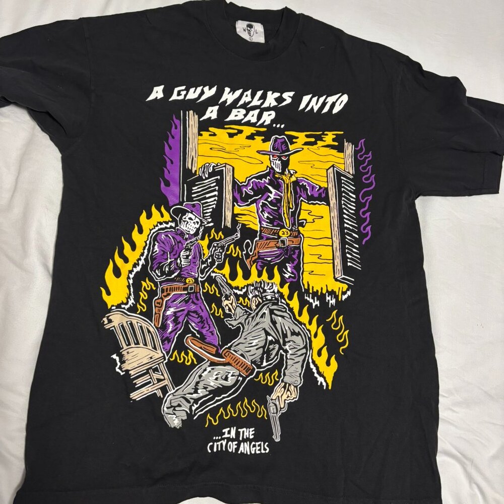 Warren Lotas - A guy walks into a Bar (Size L)